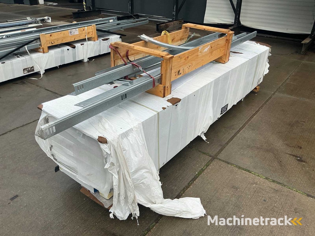 Sektionaltor (3.06x3.50 mtr) unbenutzt