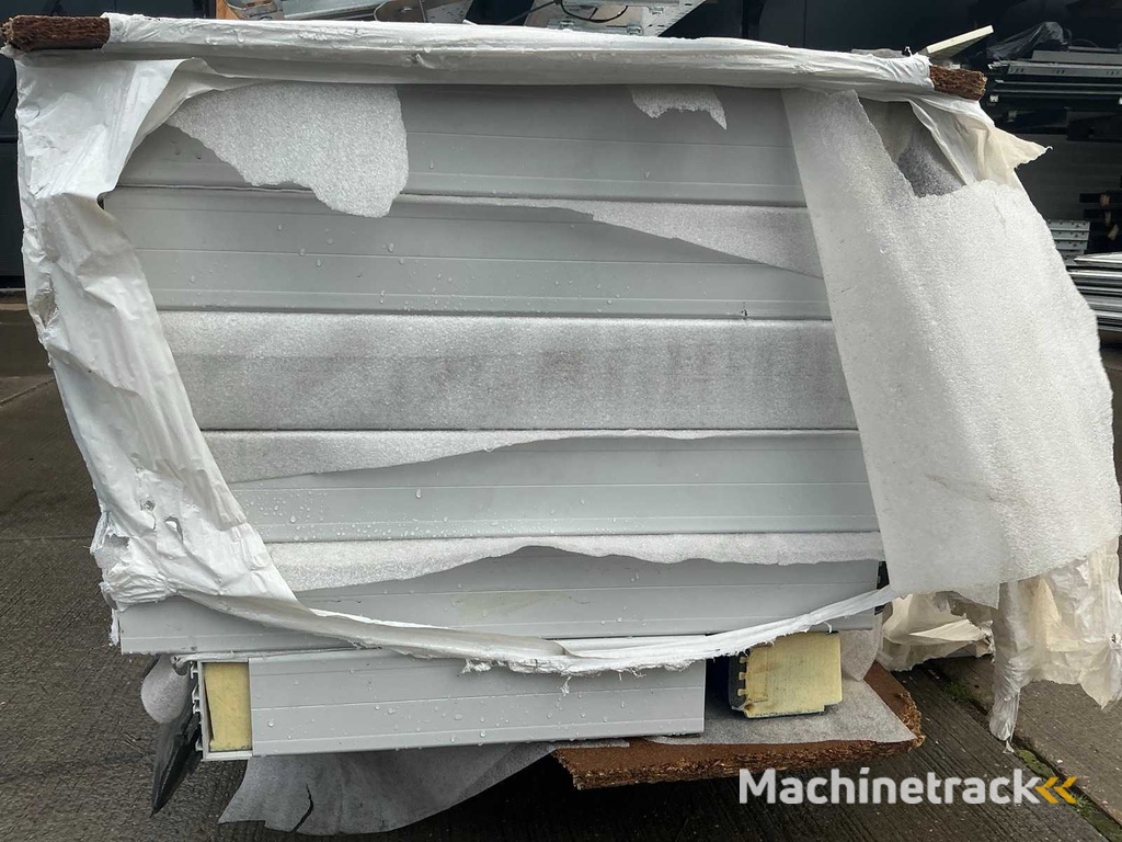 Sektionaltor (3.06x3.50 mtr) unbenutzt