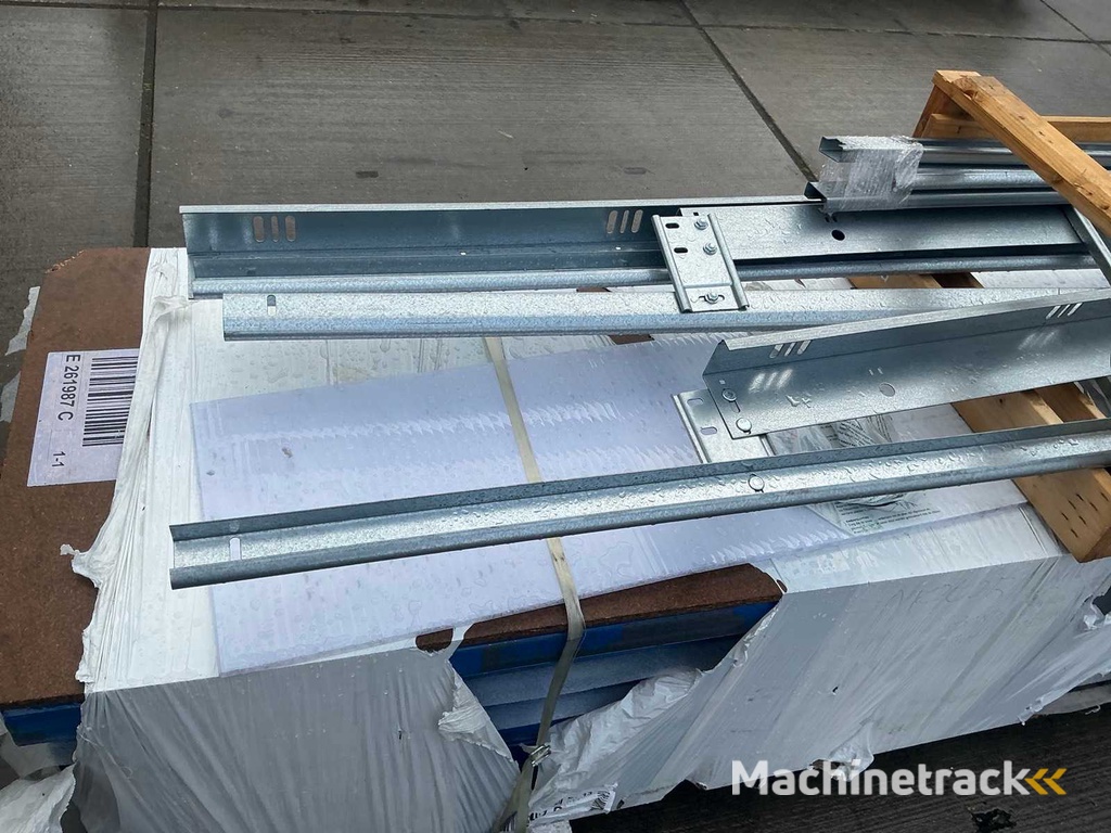 Sektionaltor (3.06x3.50 mtr) unbenutzt