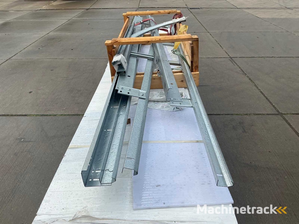 Sektionaltor (3.06x3.50 mtr) unbenutzt