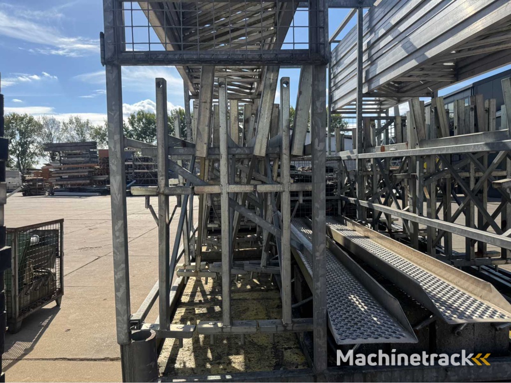 Dakrand beveiliging en aanhanger (198 mtr)