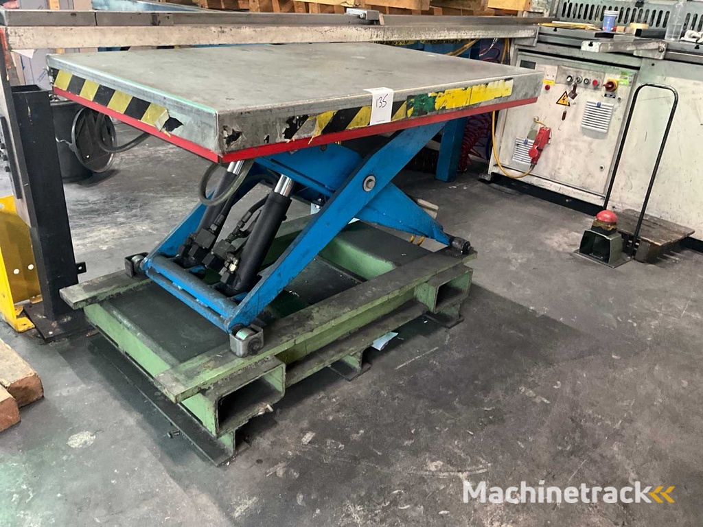 1994 M12000 Hefplateau