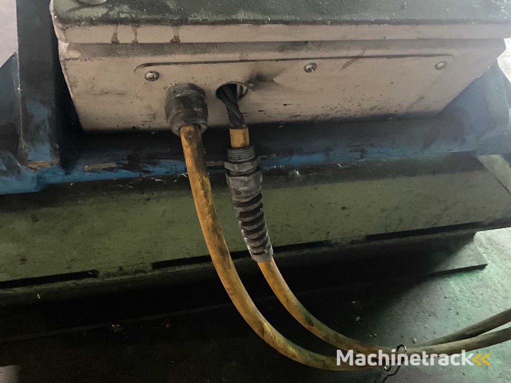 1994 M12000 Hefplateau