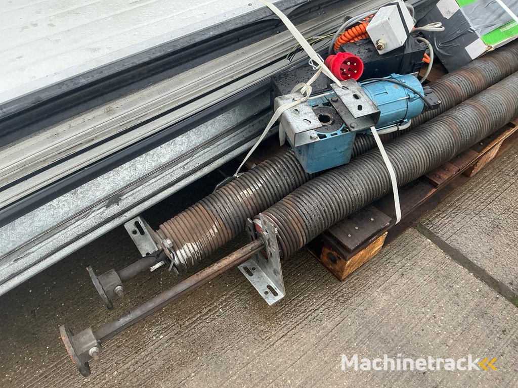 Overheaddeur (4,23x3,58 mtr)