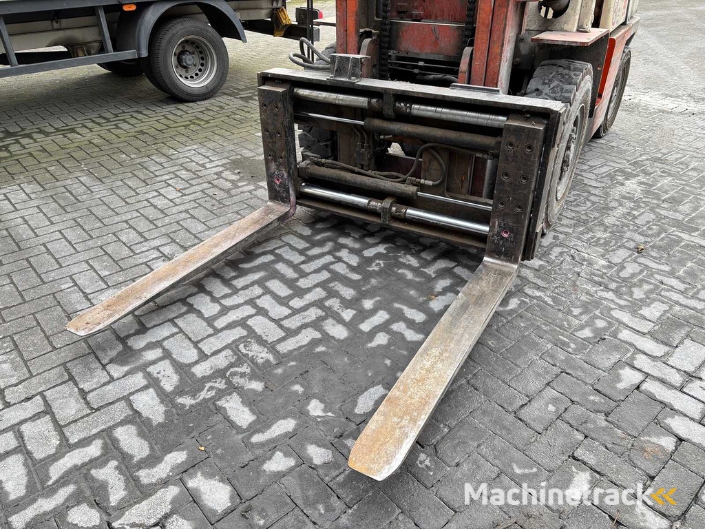 NISSAN WF 03 A 35 U Diesel Forklift