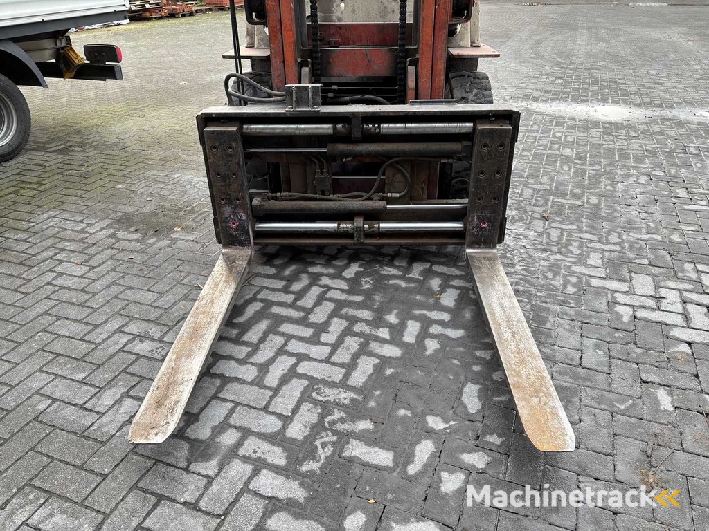 NISSAN WF 03 A 35 U Diesel Forklift