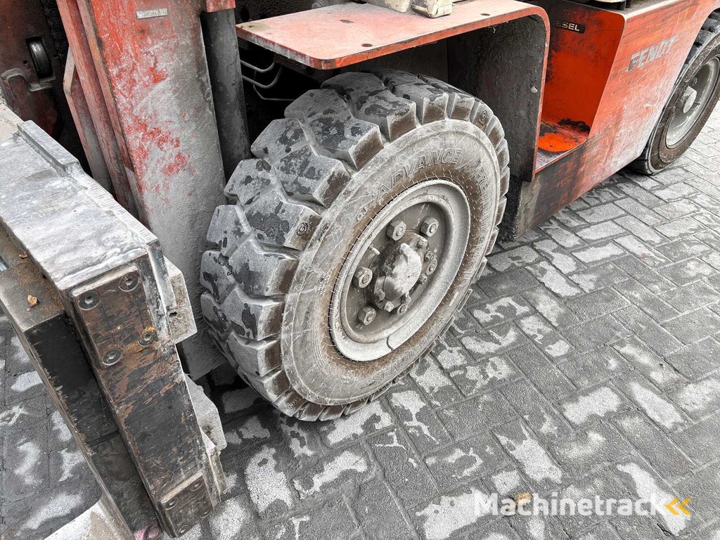 NISSAN WF 03 A 35 U Diesel Forklift