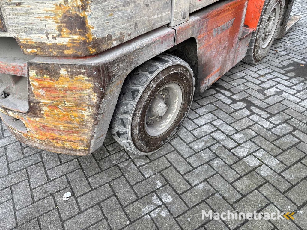 NISSAN WF 03 A 35 U Diesel Forklift