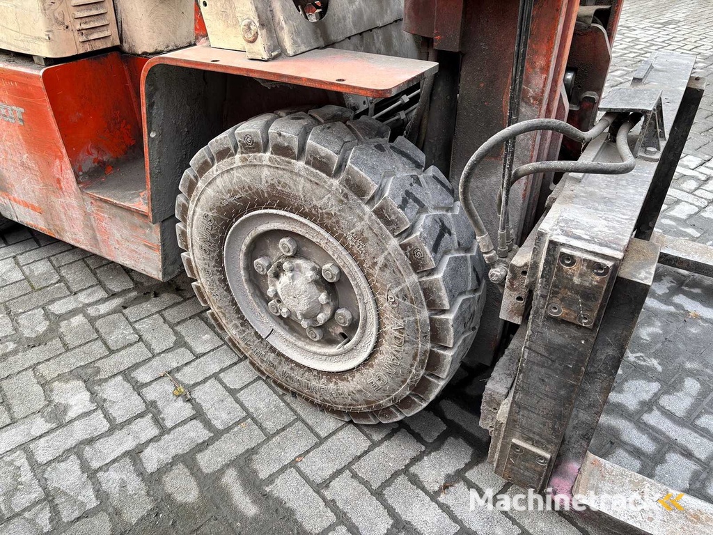 NISSAN WF 03 A 35 U Diesel Forklift