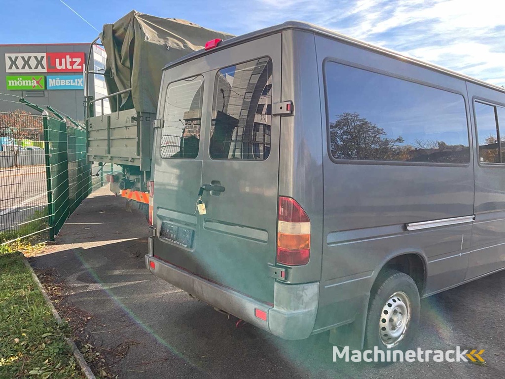 Het Voertuig van het Leger van Benz van Mercedes