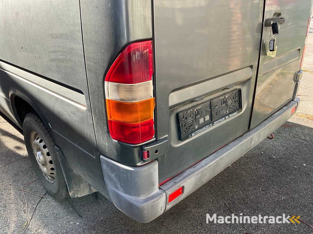 Het Voertuig van het Leger van Benz van Mercedes