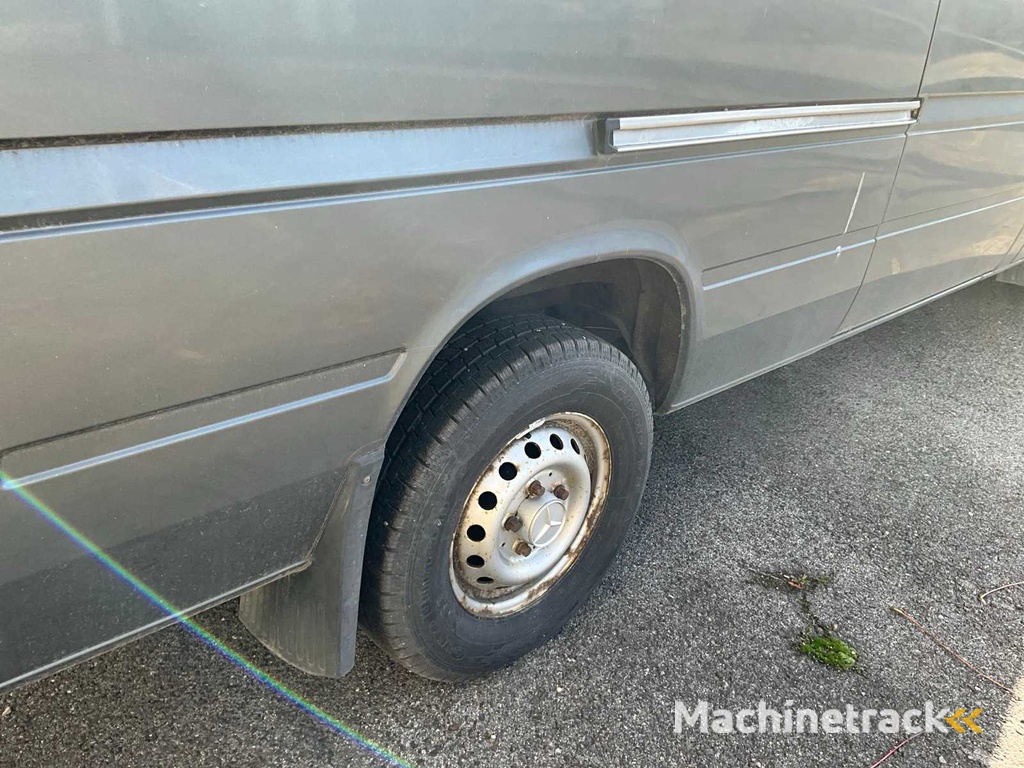 Het Voertuig van het Leger van Benz van Mercedes