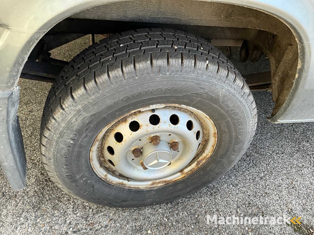 Het Voertuig van het Leger van Benz van Mercedes