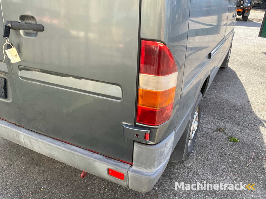 Het Voertuig van het Leger van Benz van Mercedes