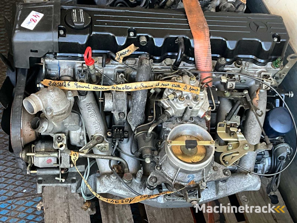 Mercedes-Benz 2 originele dieselmotoren – M102 & M103 – 190E / 260SE – Bouwjaren ±1984–1988 – Compleet met injectiesysteem