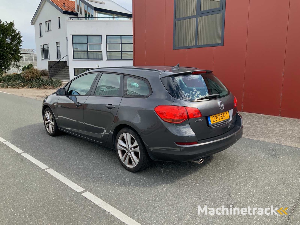2011 Opel Astra Sports Tourer Pkw