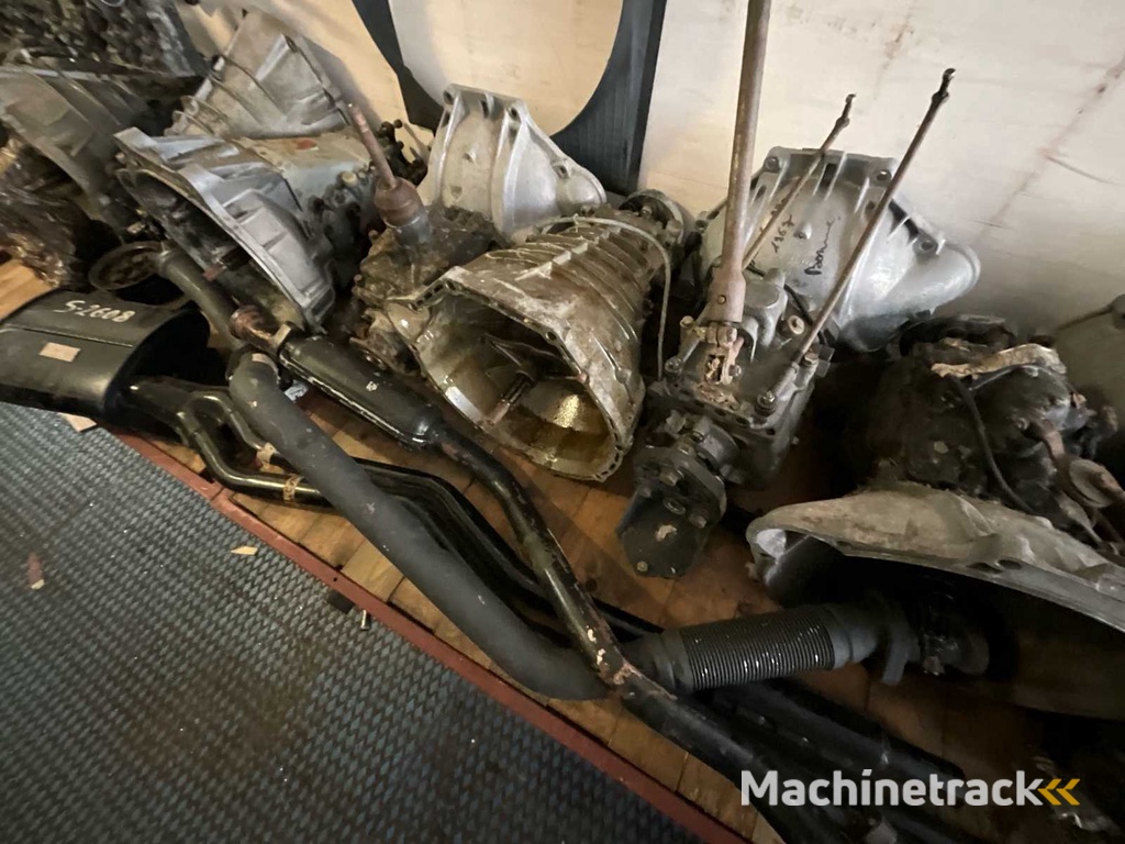 Mercedes große Menge an Teilen (1964-1993)