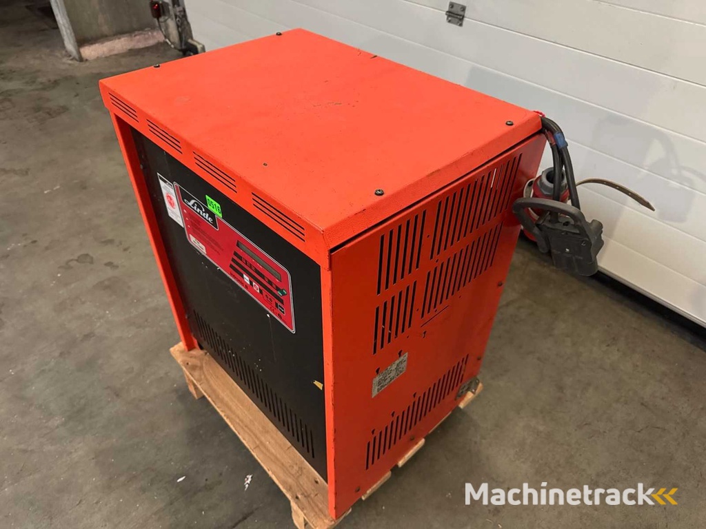 2017 Linde Intronic B 80V 100A 640-950Ah Heftruck Oplader Batterij