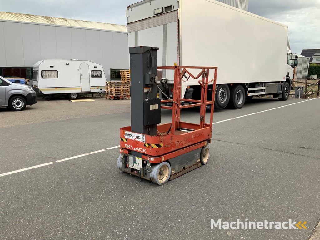 2014 Skyjack SJ12 Hubarbeitsbühne