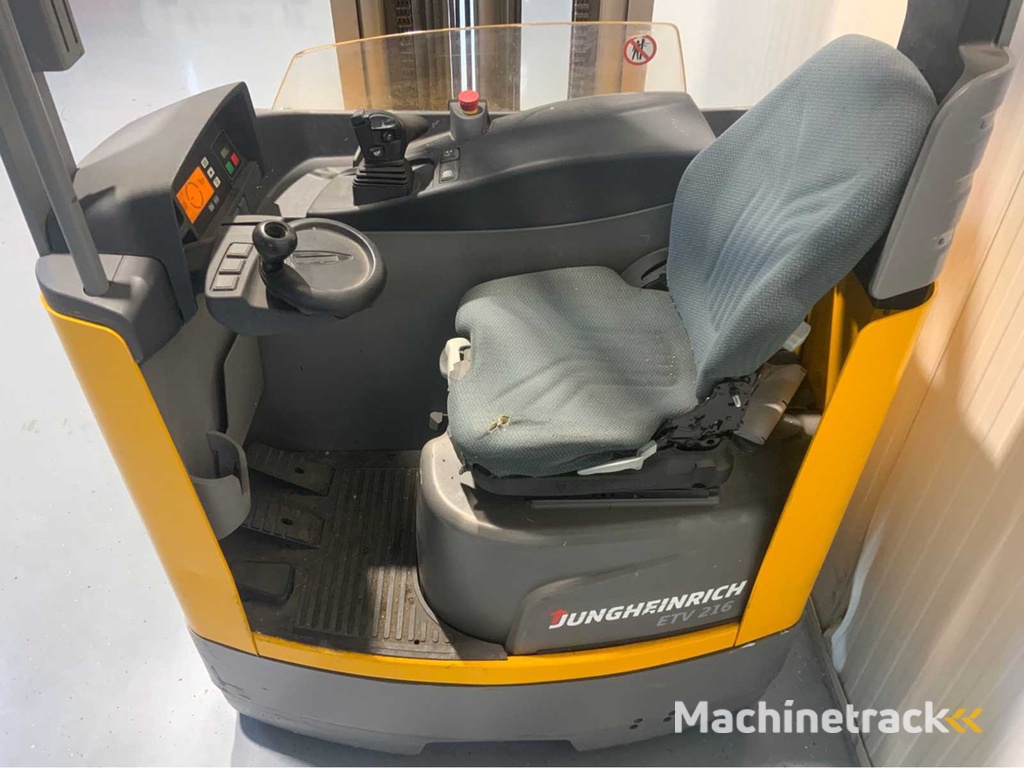 Jungheinrich ETV - 10.25M Triplex - 4013 Uren - Reach truck camera op vork