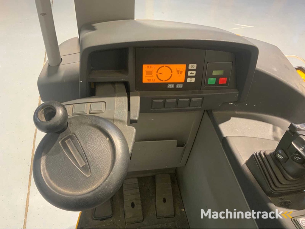 Jungheinrich ETV - 10.25M Triplex - 4013 Uren - Reach truck camera op vork