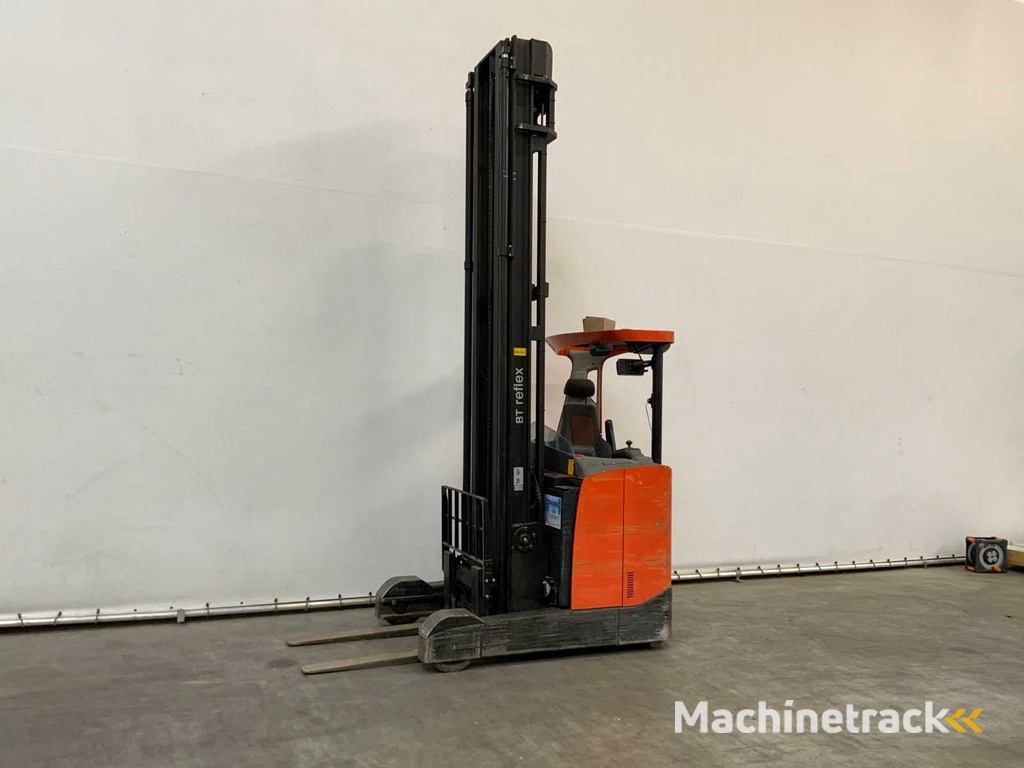 2010 BT RRE200E Reach truck
