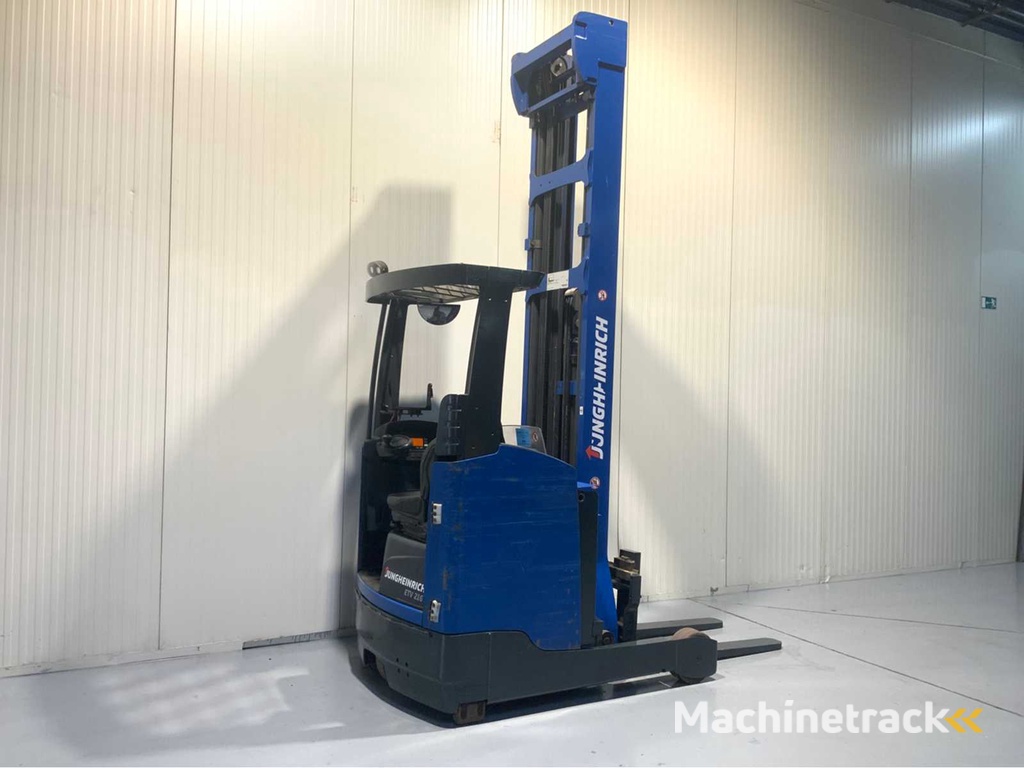 Jungheinrich ETV 216 - 9.41M Triplex - Schubmaststapler