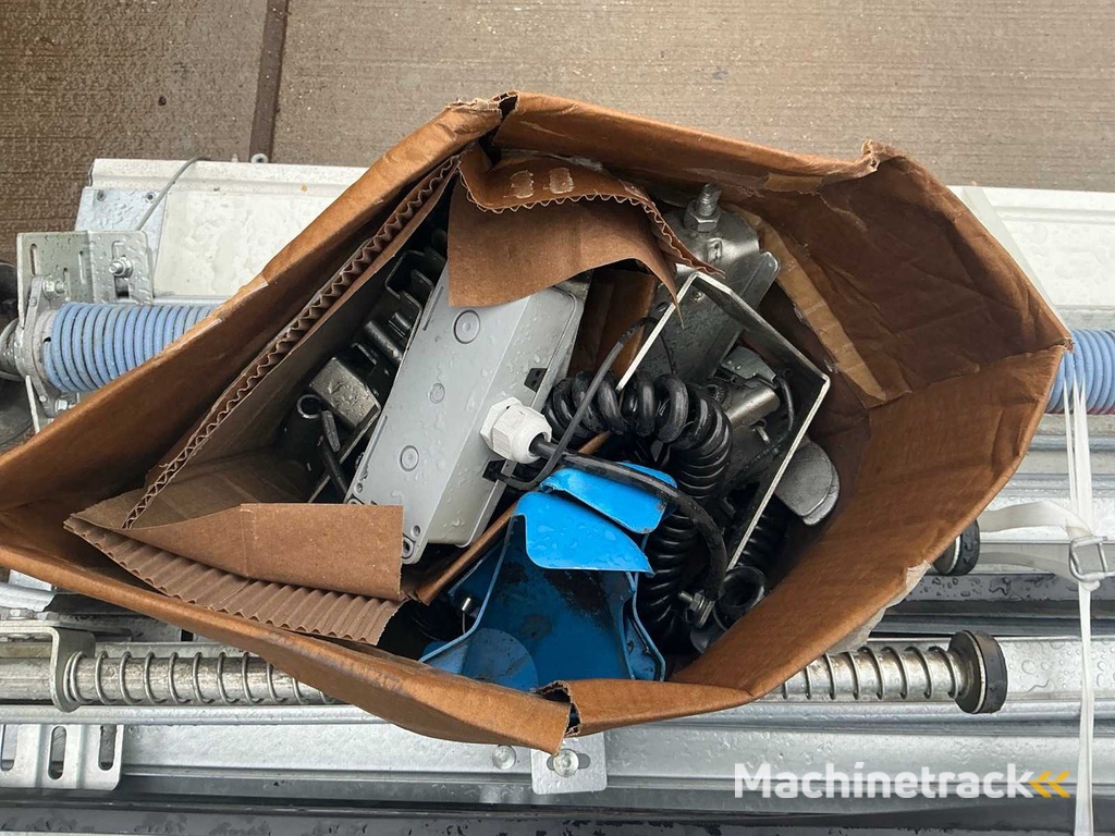 Overheaddeur (3,05x2,90 mtr)