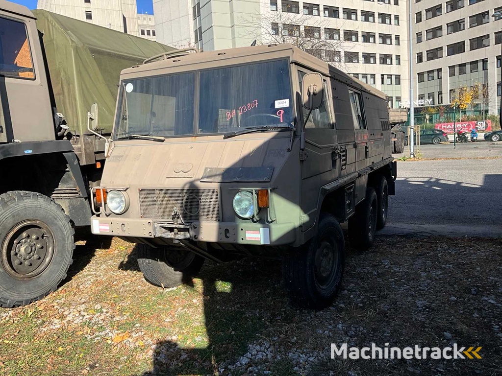 1974 Steyr Pinzgauer 712 legervoertuig