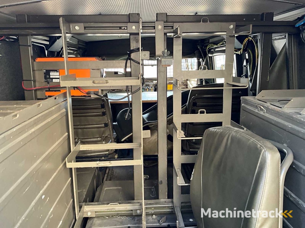 1974 Steyr Pinzgauer 712 legervoertuig