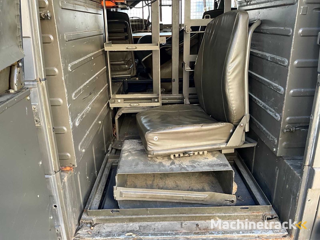 1974 Steyr Pinzgauer 712 legervoertuig