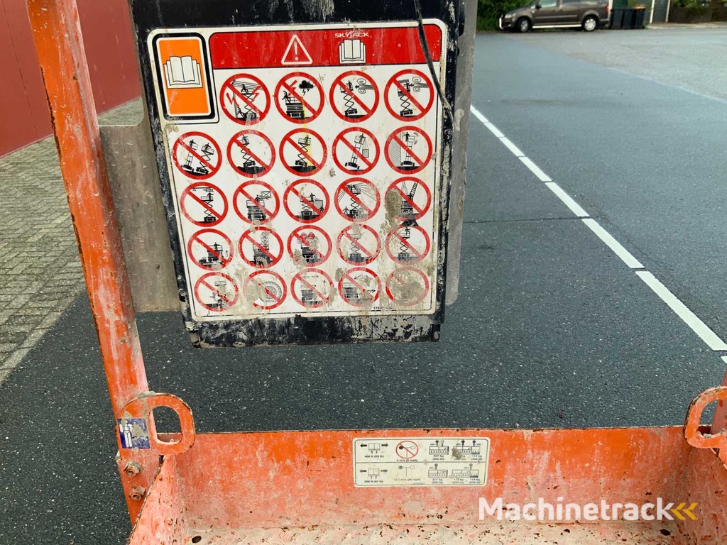 2011 Sky Jack SJIII3219 Hubarbeitsbühne