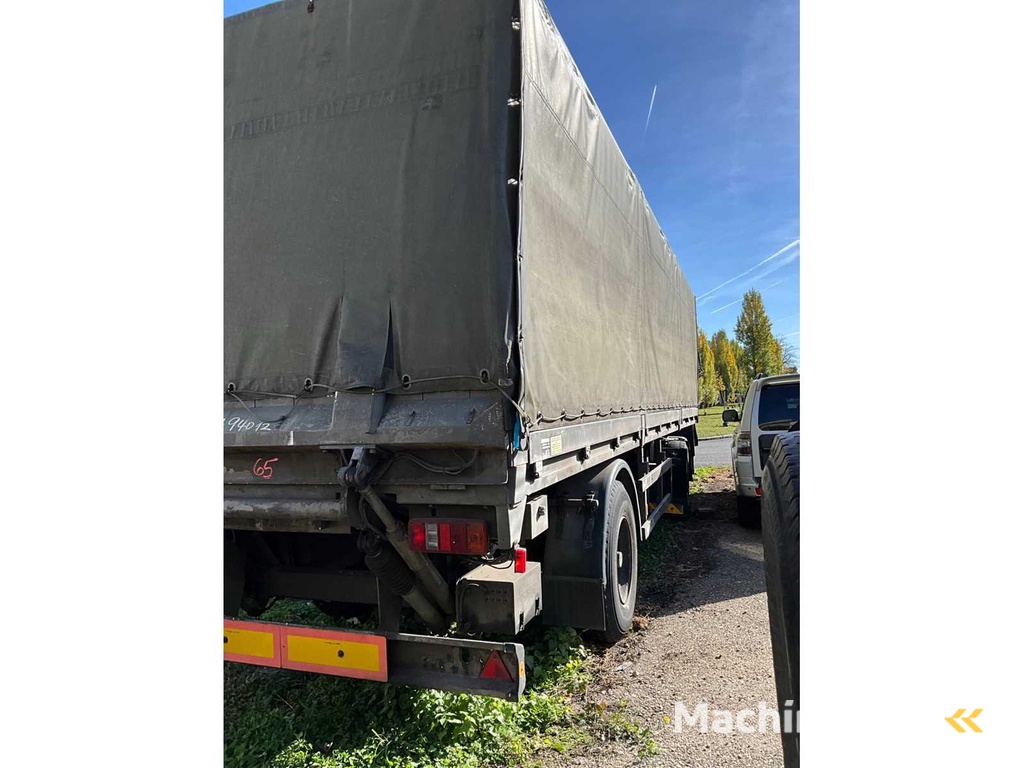 Trekker met oplegger