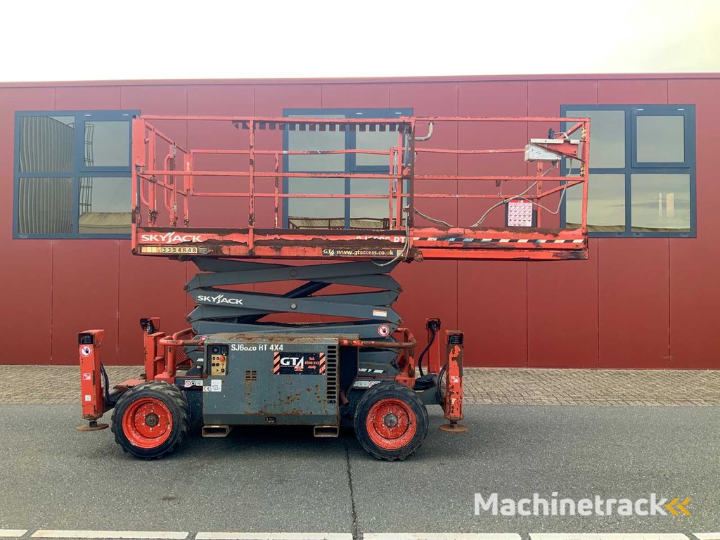 2016 Skyjack SJ6826RT Unebenes Gelände Hubarbeitsbühne 4x4