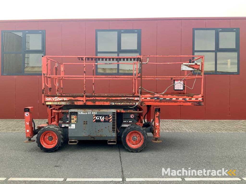 2016 Skyjack SJ6826RT Unebenes Gelände Hubarbeitsbühne 4x4