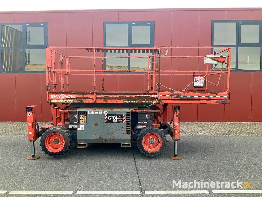 2016 Skyjack SJ6826RT Unebenes Gelände Hubarbeitsbühne 4x4