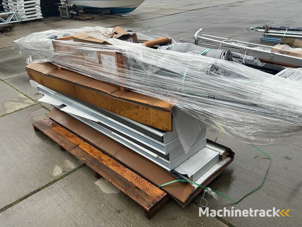 Sektionaltor (2.20x3.75 mtr) unbenutzt