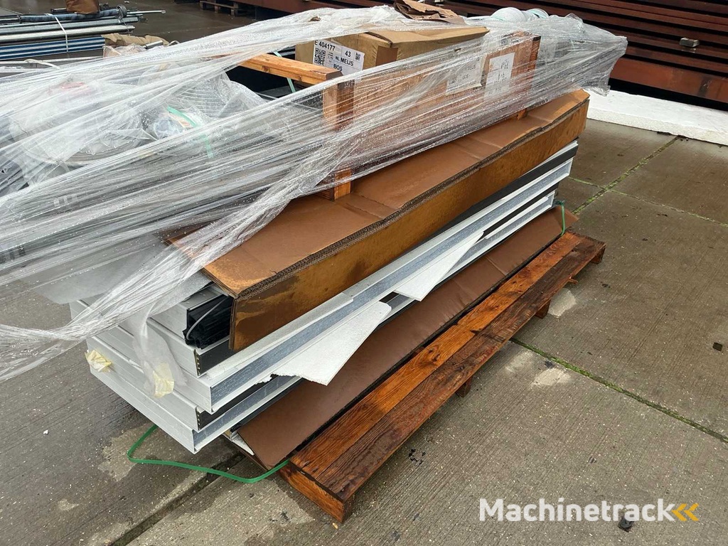 Sektionaltor (2.20x3.75 mtr) unbenutzt