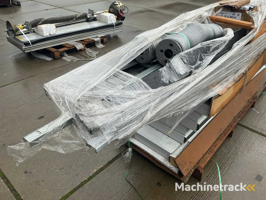 Sektionaltor (2.20x3.75 mtr) unbenutzt