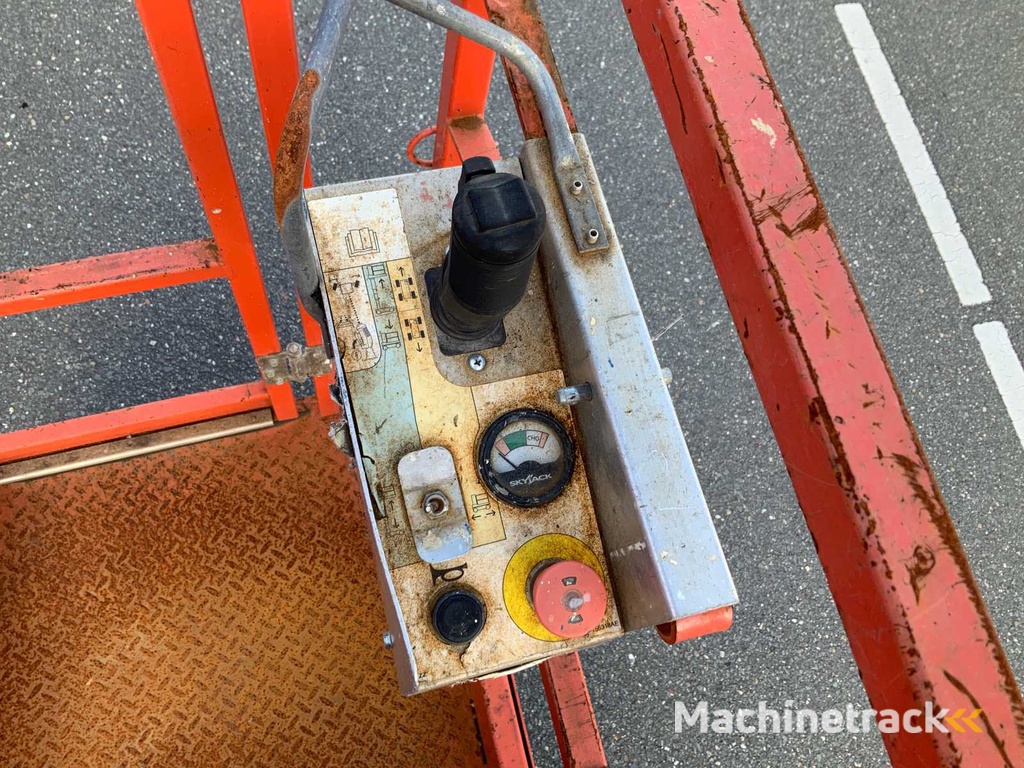 2019 Skyjack SJ12 Hubarbeitsbühne