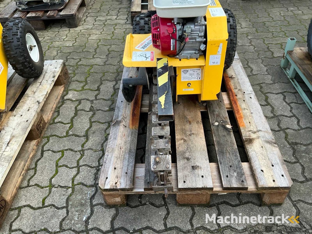 2021 Feco TR 12 Sleuvengraver