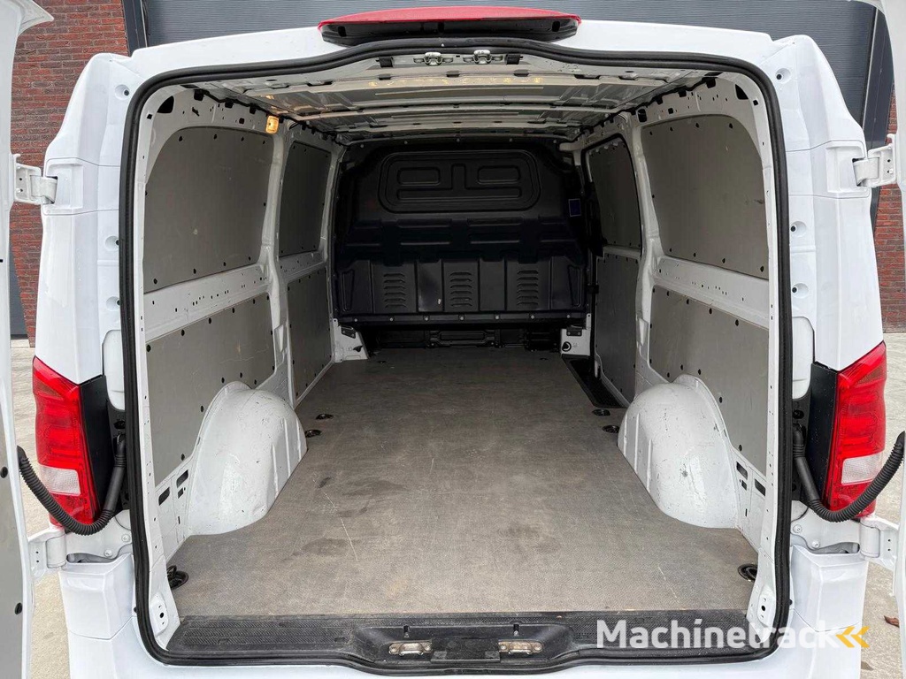 Uitgevoerde Mercedes Vito 116 Cdi lengte 3 hoogte 2 camera airco navigatie carplay 9 tronic automaat