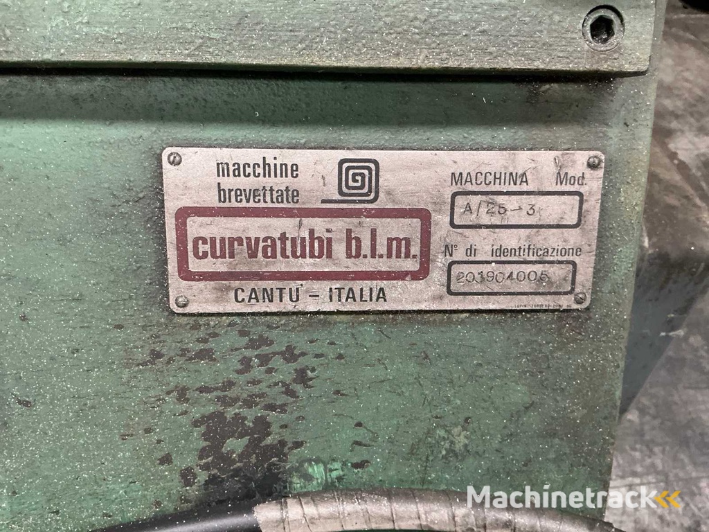 Werkplaatsresten en machines voor het buigen van buizen