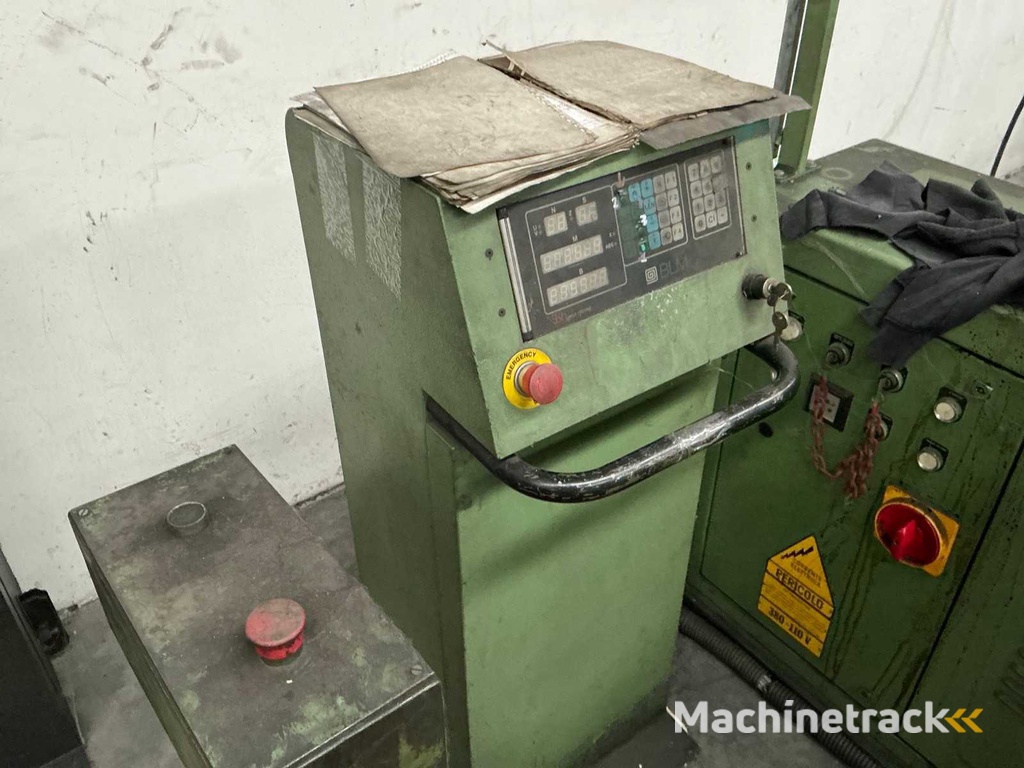 Werkplaatsresten en machines voor het buigen van buizen