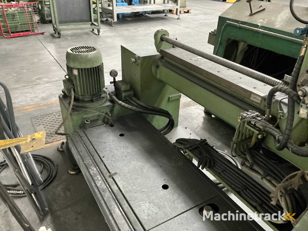 Werkplaatsresten en machines voor het buigen van buizen