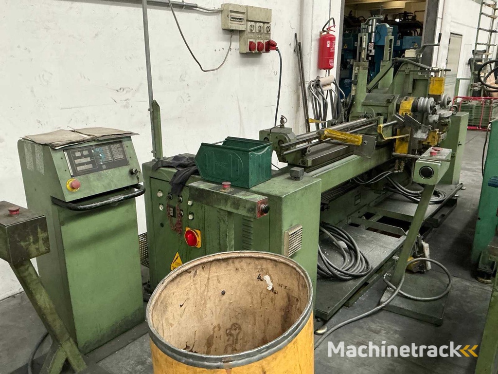 Werkplaatsresten en machines voor het buigen van buizen