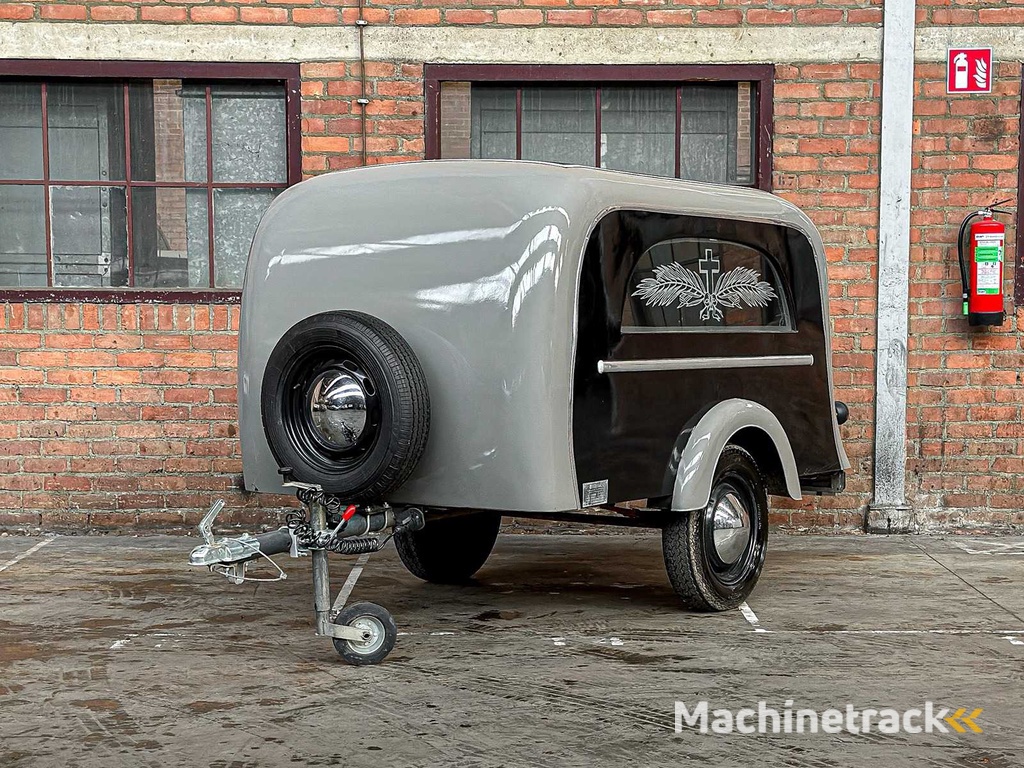 Pfefferkorn Leichenwagen Bestattungsinstitut 1955