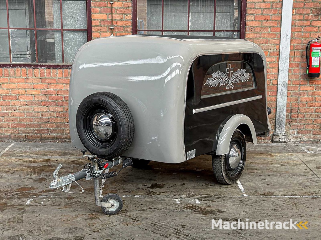 Pfefferkorn Leichenwagen Bestattungsinstitut 1955