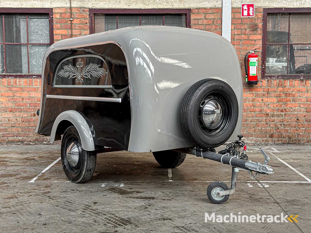 Pfefferkorn Leichenwagen Bestattungsinstitut 1955