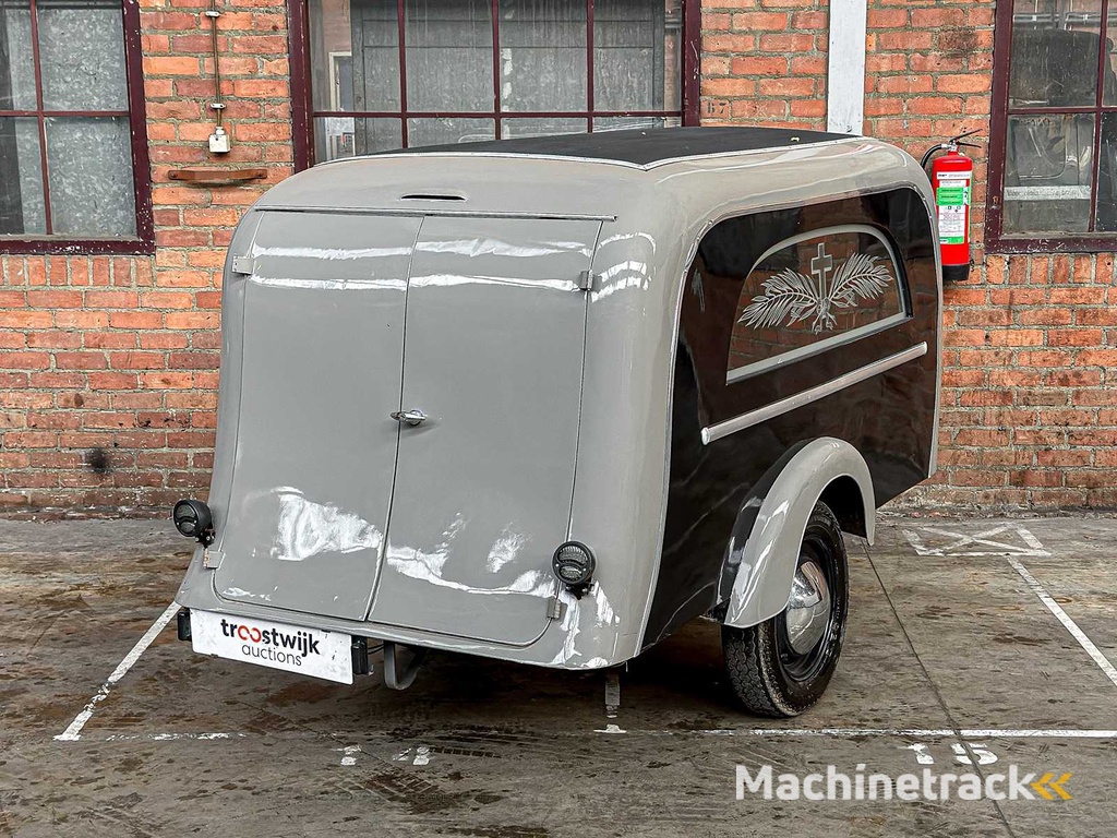 Pfefferkorn Leichenwagen Bestattungsinstitut 1955